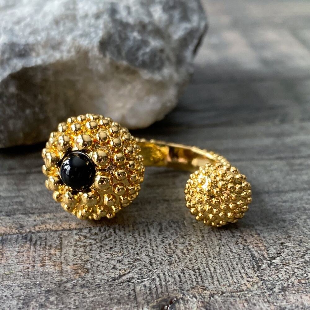NEW Gold Textured Ring With Black Accent Stone - Picture 1 of 15